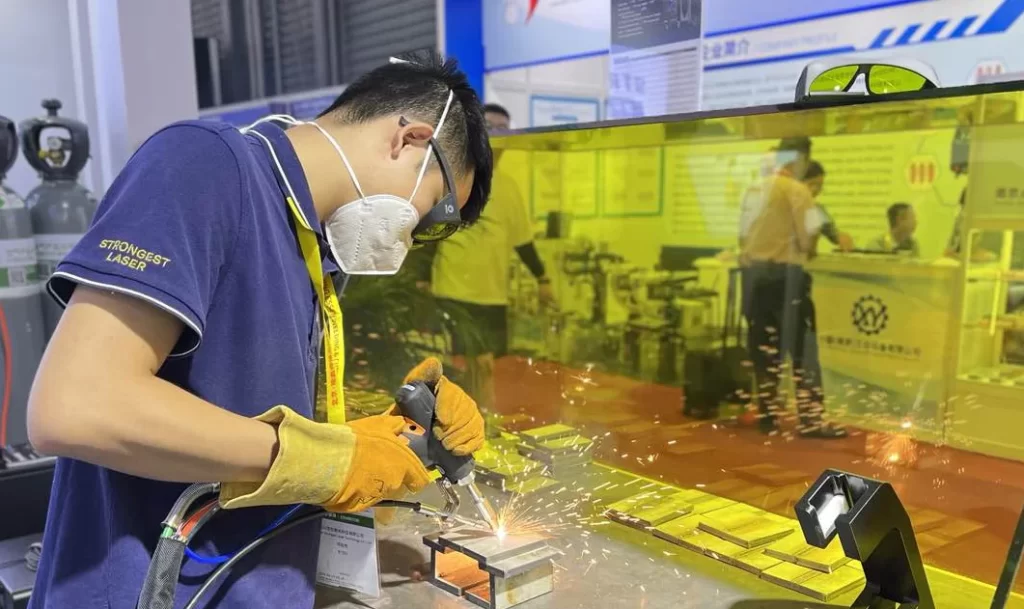 What aspects can refrigerant handheld laser welding machines save on usage costs? | Sichuan Strongest Laser Technology Co., Ltd What aspects can refrigerant handheld laser welding machines save on usage costs? | 3850589d940f2862b23f6ddb5c9e1ad 1726648009