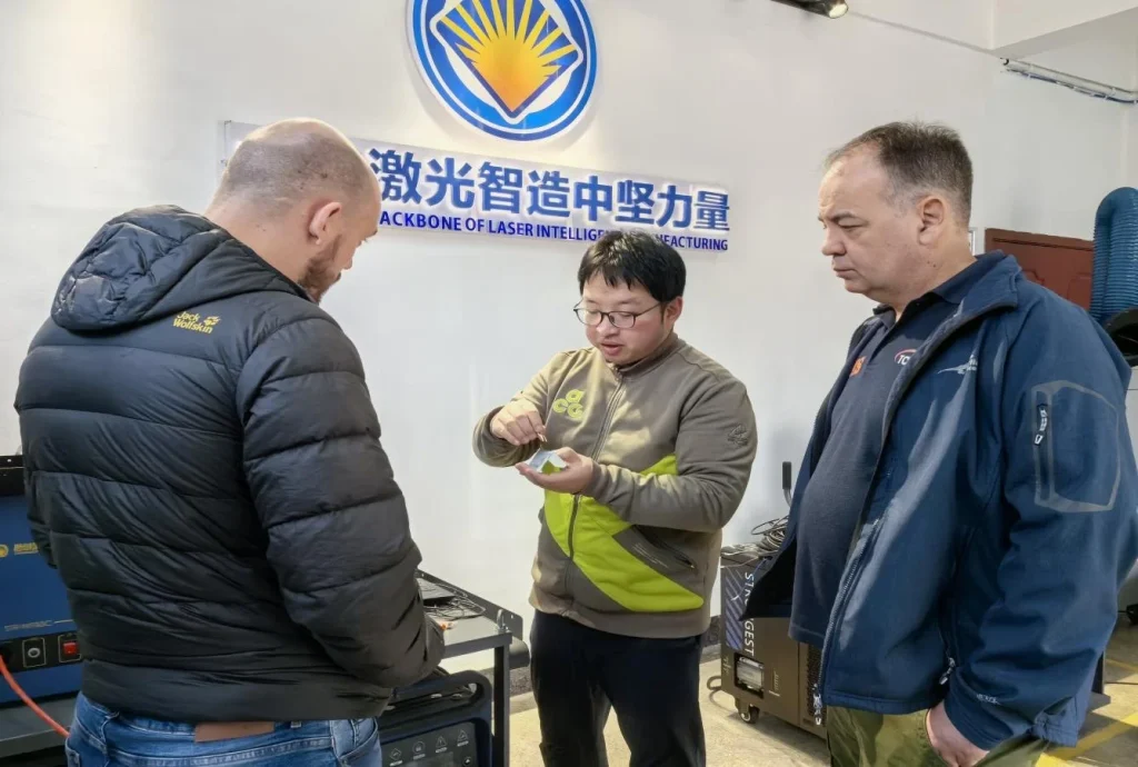 STRONGEST LASER Welcomes South African Distributor for Inspection, Engaging in In-Depth Discussions on Core Technologies and Market Demands | Deepening Localization Services 1742975324