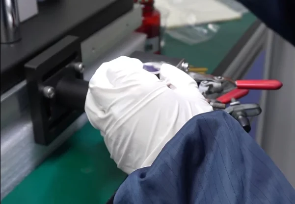 Short Lifespan of Protective Lenses in Laser Welding? Uncovering the Truth Behind High-Frequency Loss | Sichuan Strongest Laser Technology Co., Ltd Professional visual inspection