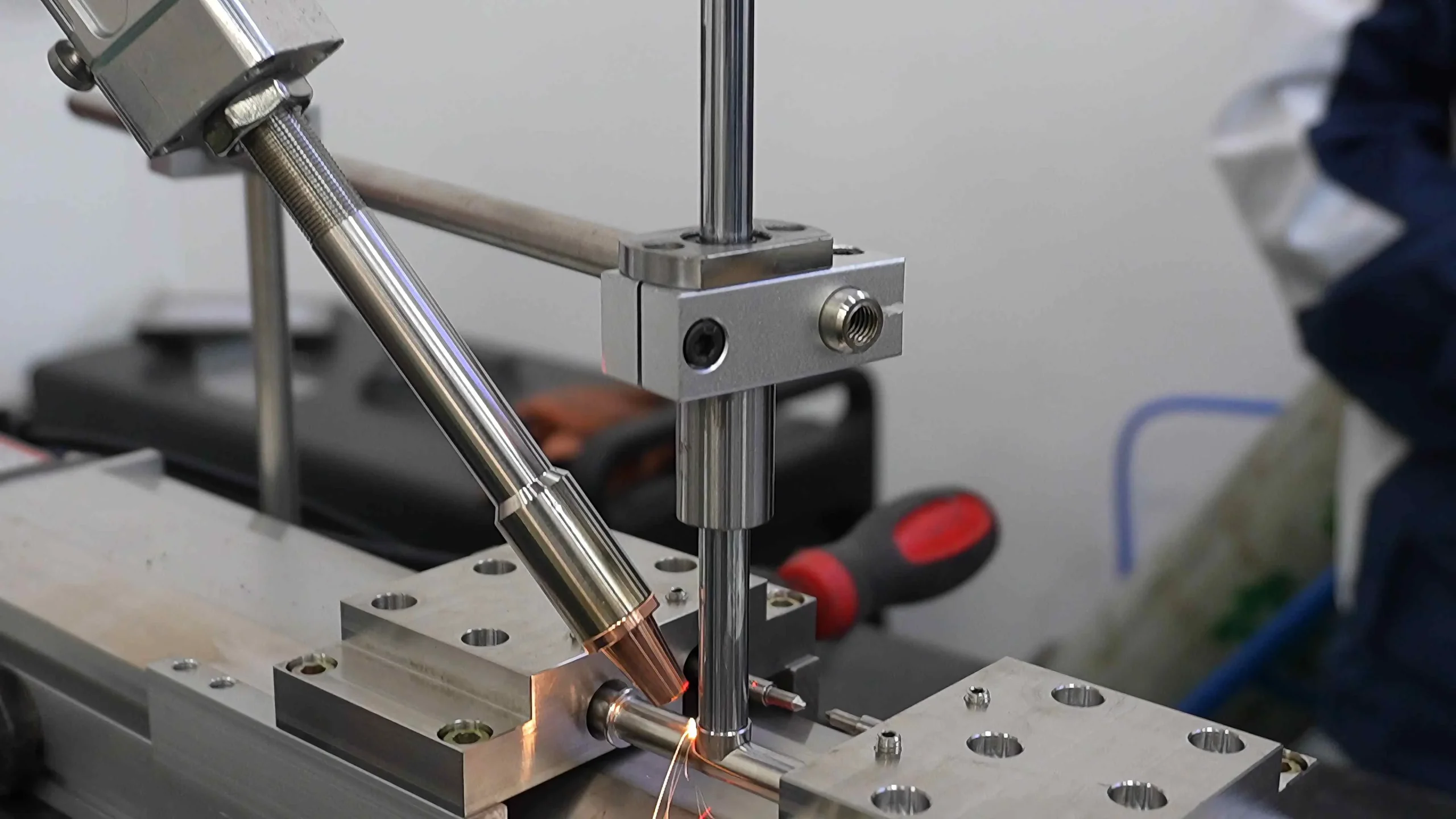 automated robotic laser welding