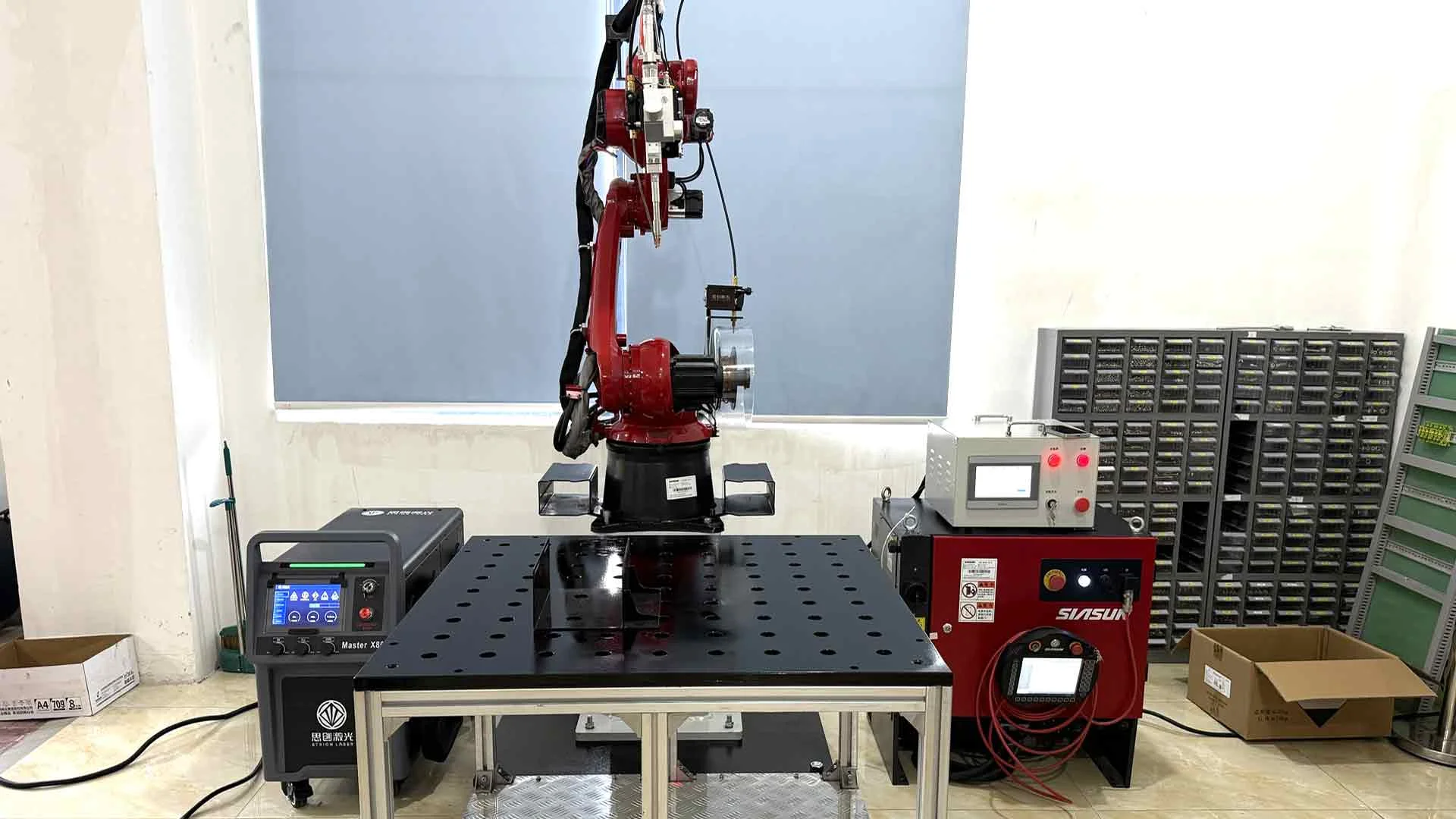 STR-MASTER Series Handheld Laser Welder | industrial robots for flexible automation 1759125445