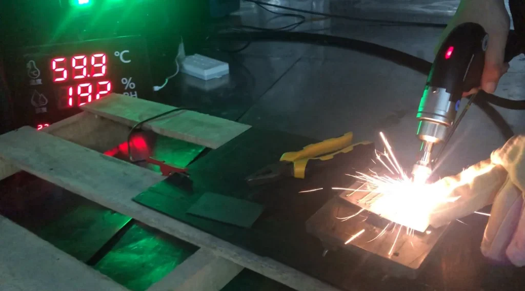 Handheld Laser Welder Cooling System Comparison | Air Cooling vs Water Cooling vs Dual-Circuit Refrigerant Direct Cooling | laser welding temperature control 1761807595