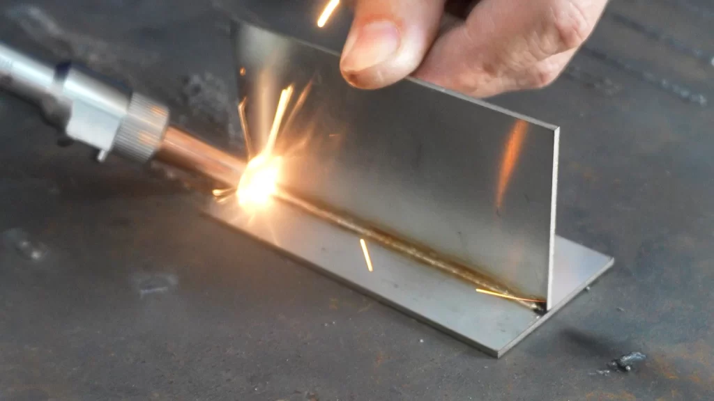 How to Adjust Focal Distance for Handheld Laser Welding | MASTER X60 Guide | Final weld seam appearance 1765965609