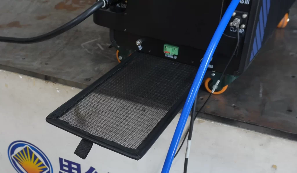 How to Reduce Welding Spatter with Laser Welding | Sichuan Strongest Laser Technology Co., Ltd How to Reduce Welding Spatter with Laser Welding | Implement Regular Equipment Maintenance 1770026443